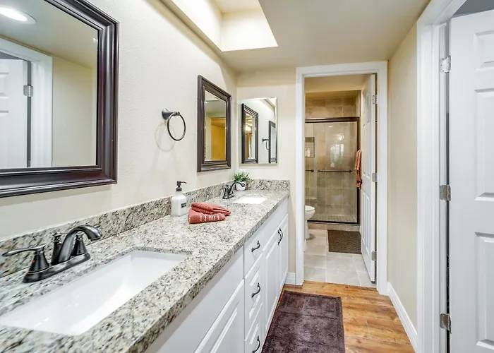 Garden-view Oasis With Pool And Hot Tub Access! Sedona