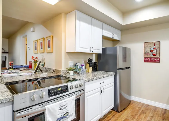 Garden-view Oasis With Pool And Hot Tub Access!